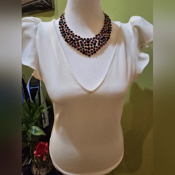 Express White Fitted Blouse . - Picture 3 of 3